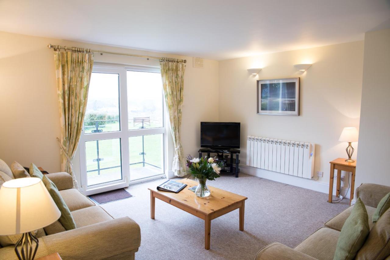 Kingswear Park Club With Swimming Pool & Spa Room photo